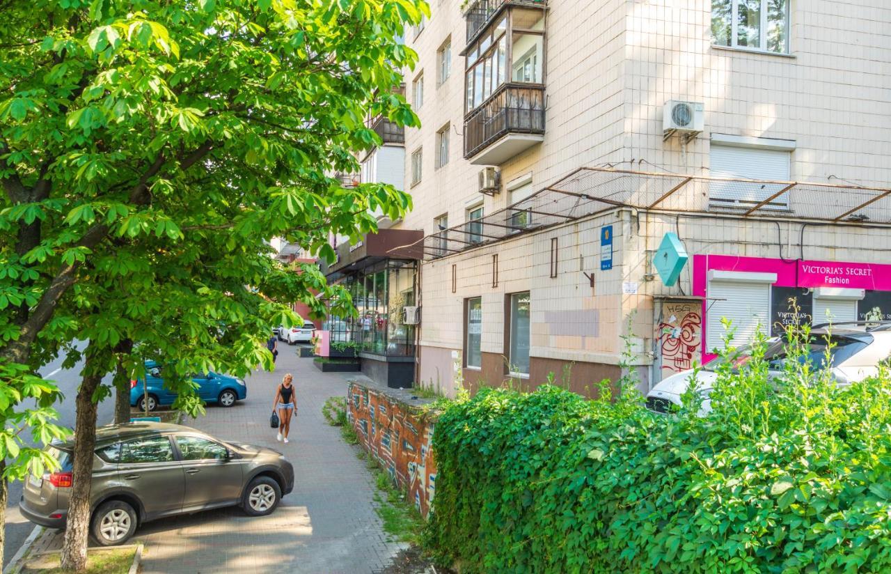 Бульвар Леси Украинки 10 Kiev Buitenkant foto